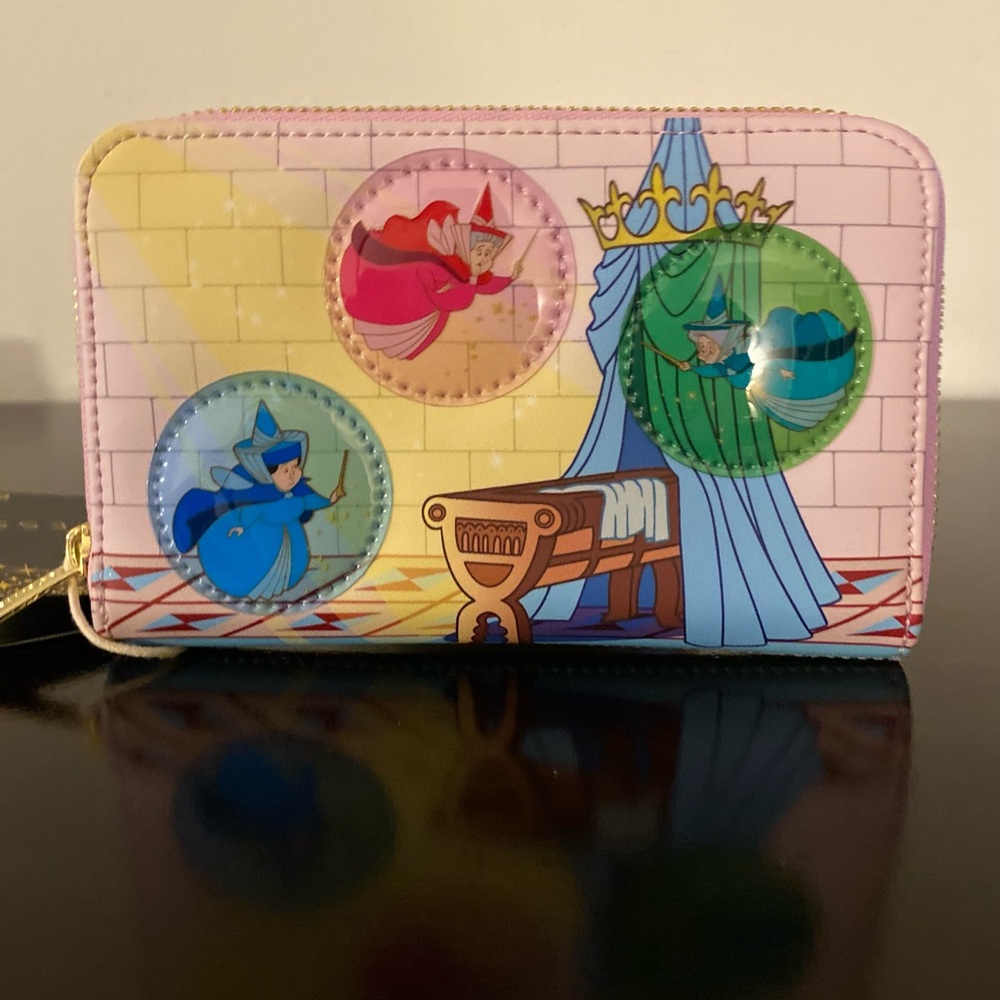 Disney Loungefly Wallet - Picture 4 of 4
